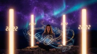22h22 signification méditation manifestation pouvoir création visualisation lumière dorée